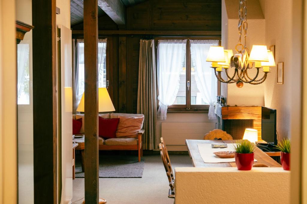 Posezení v ubytování Charming Apartment with Alpine Ambiance
