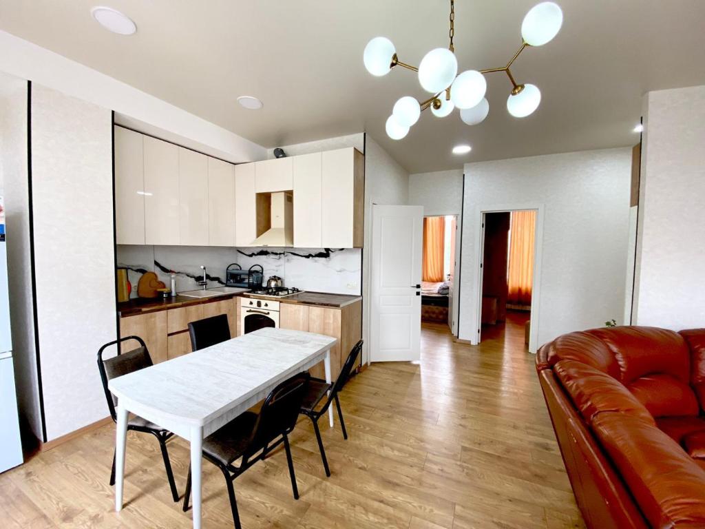 Кухня или мини-кухня в For kind people
