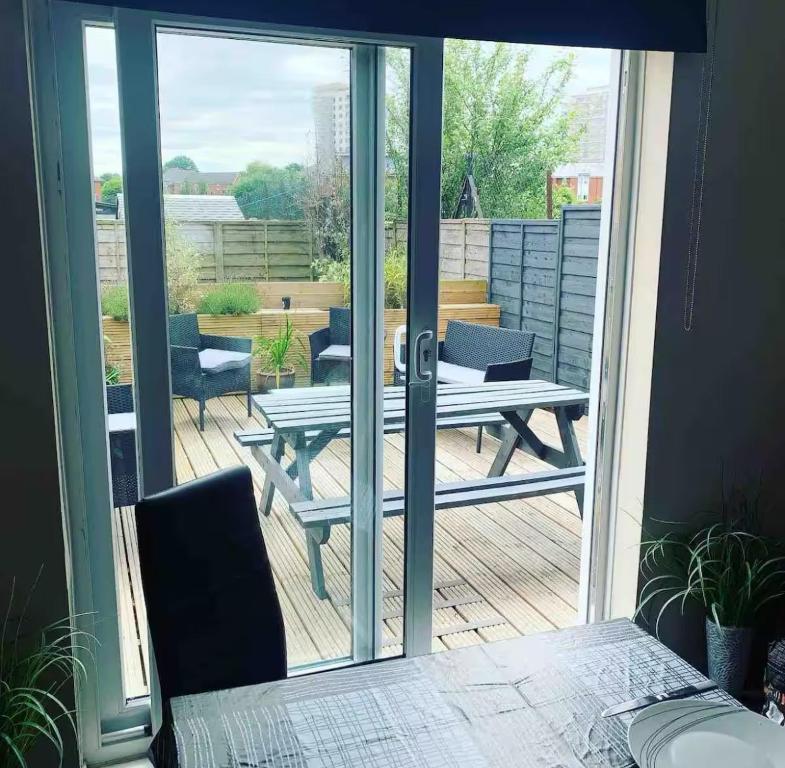 Balkón nebo terasa v ubytování 5 BedRm Hse! Ev! & Nr CityCentre!