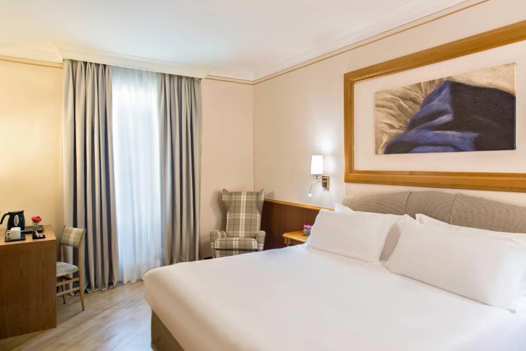Renaissance Naples Hotel Mediterraneo - Resim 11