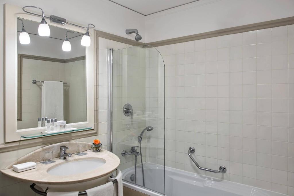 Renaissance Naples Hotel Mediterraneo - Resim 23