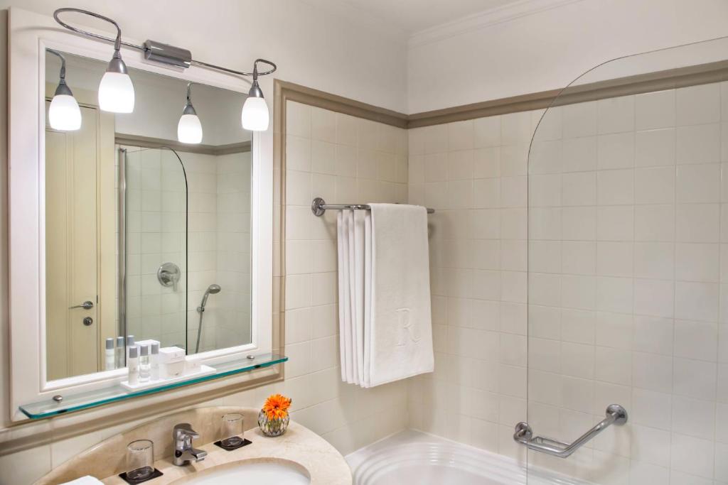 Renaissance Naples Hotel Mediterraneo - Resim 29