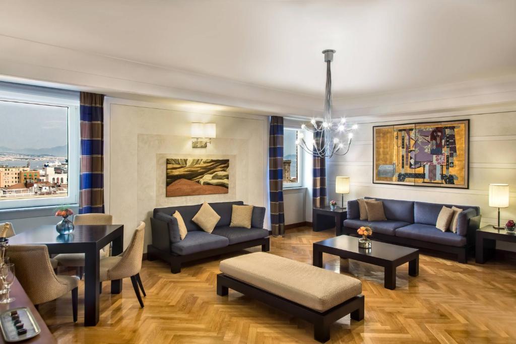 Renaissance Naples Hotel Mediterraneo - Resim 33