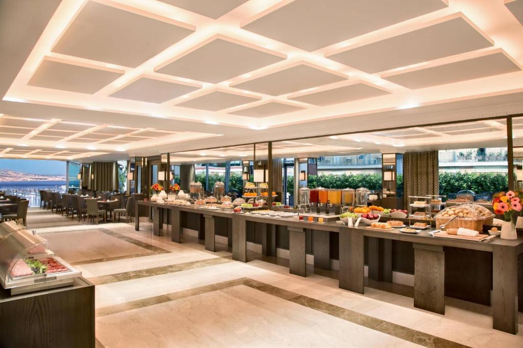 Renaissance Naples Hotel Mediterraneo - Resim 5