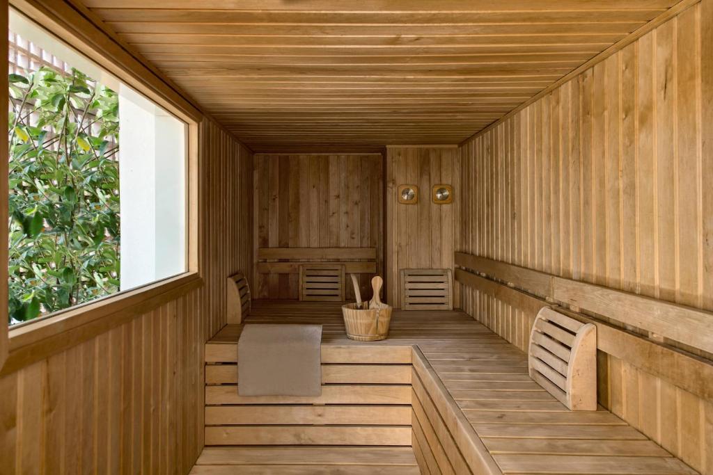 Renaissance Naples Hotel Mediterraneo - Resim 45