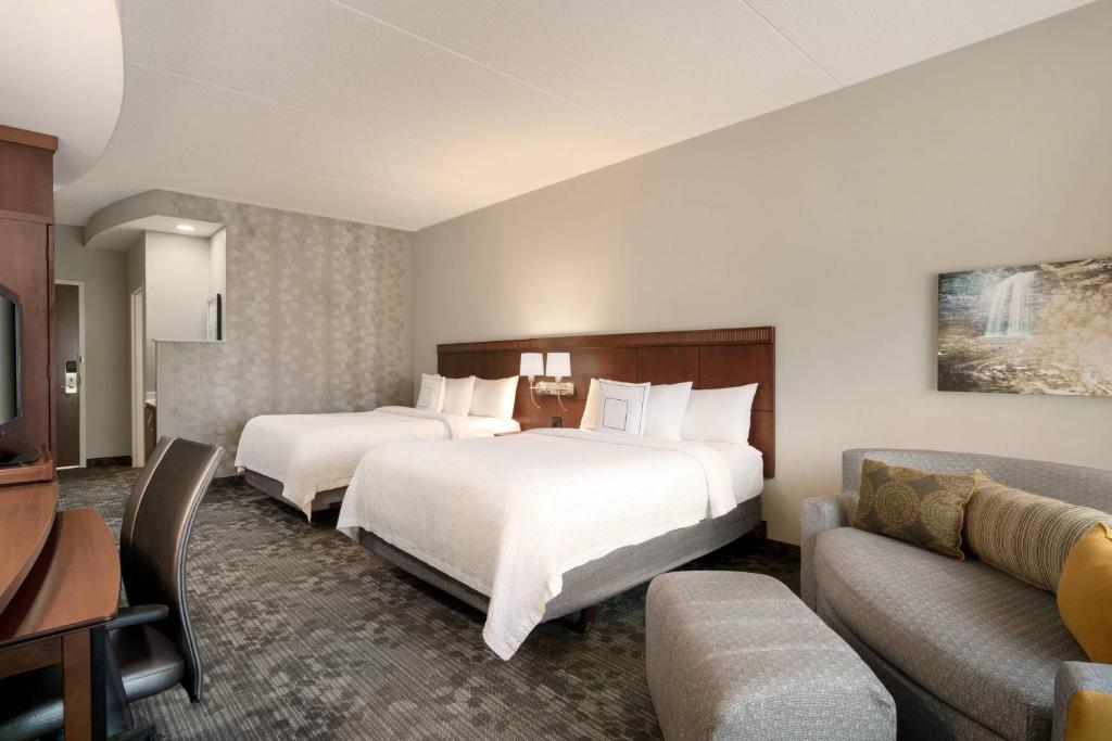 Postel nebo postele na pokoji v ubytování Courtyard by Marriott Middletown Goshen