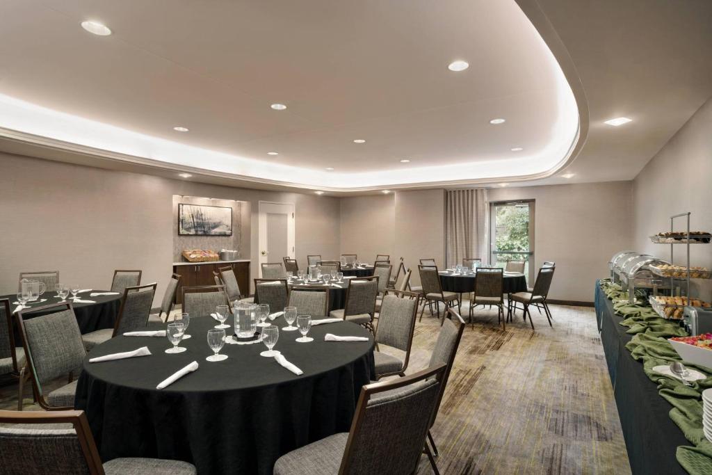 Posezení v ubytování Courtyard by Marriott Middletown Goshen