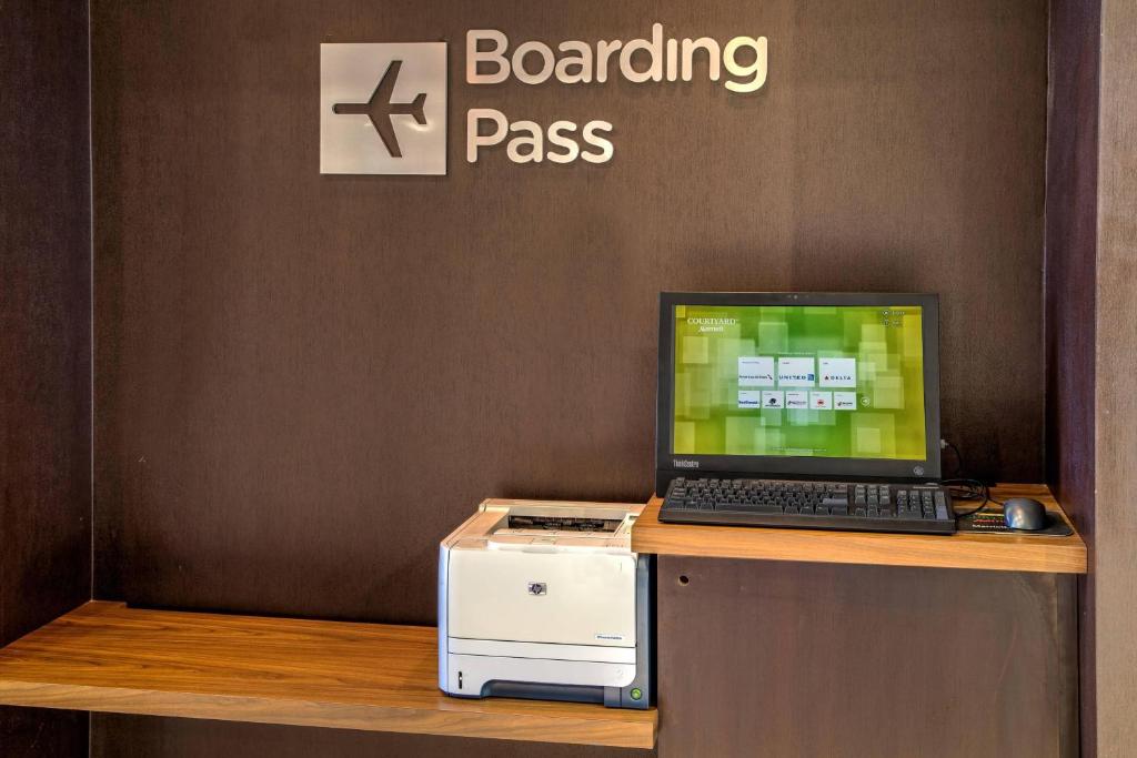 Courtyard by Marriott Springfield photo