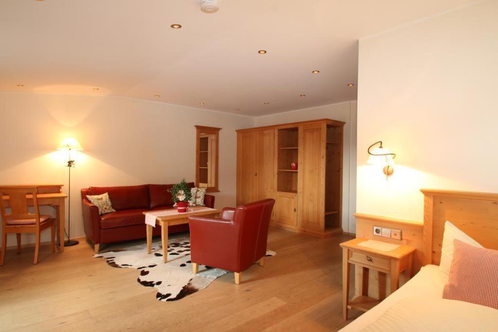 Posezení v ubytování Todnauerberg Hotel im Schwarzwald