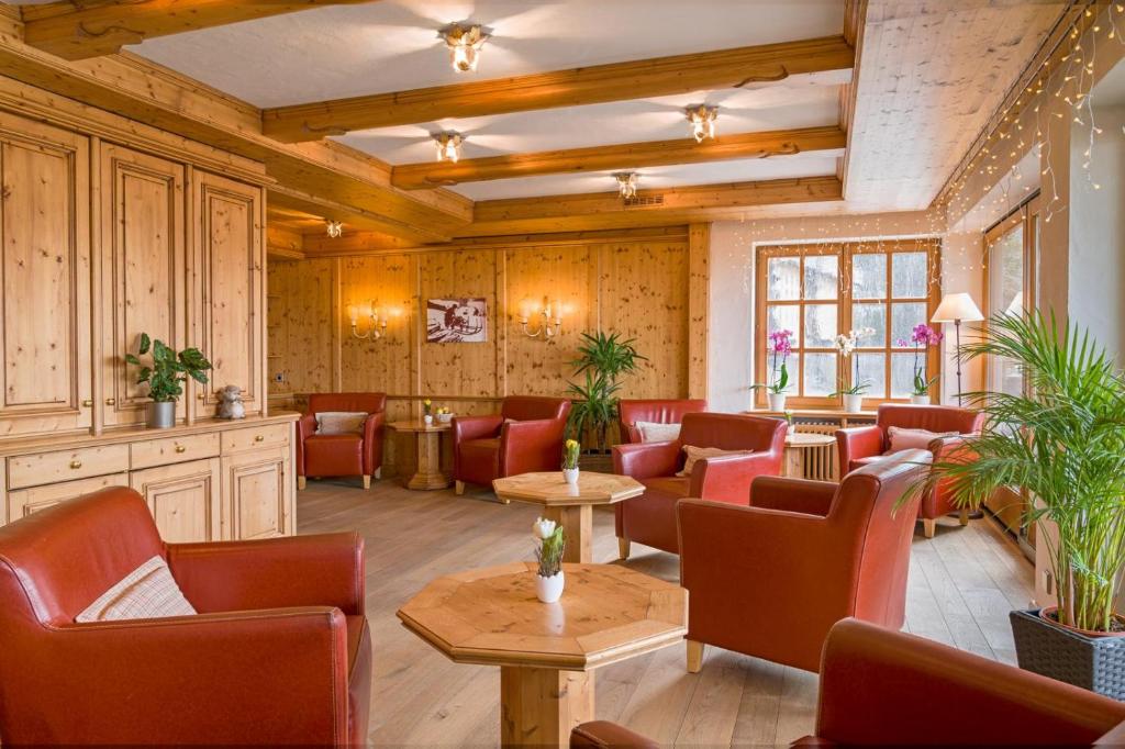 Posezení v ubytování Todnauerberg Hotel im Schwarzwald
