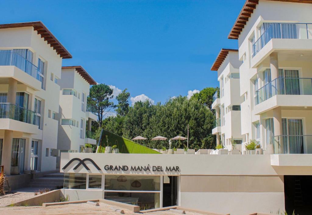 - une vue sur l'avant du bâtiment dans l'établissement Grand Maná, à Las Gaviotas