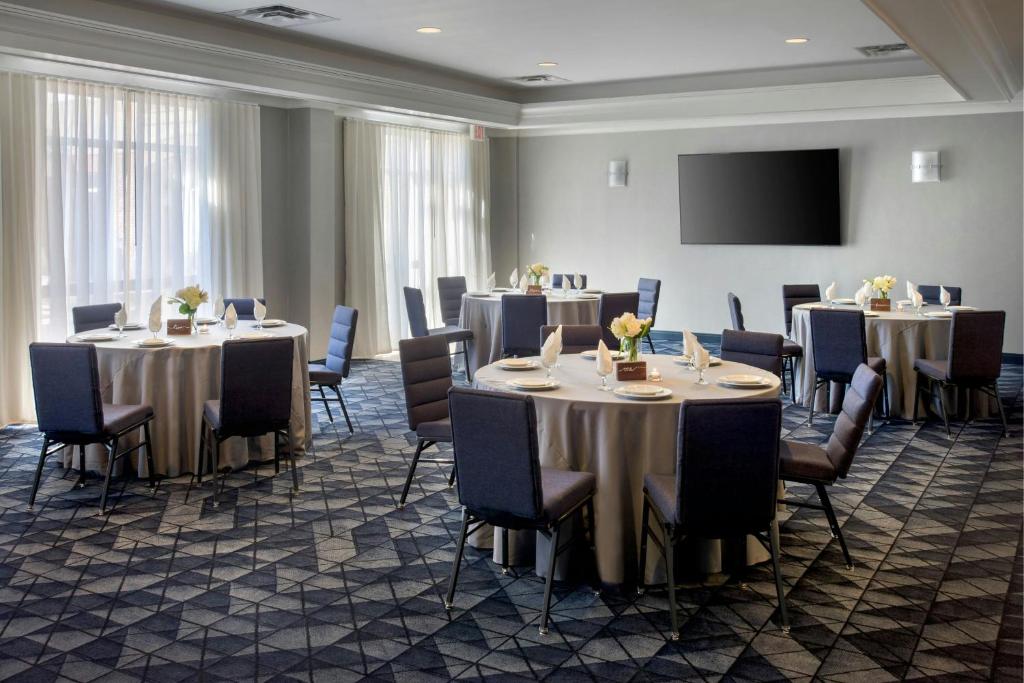 Restaurace v ubytování Courtyard by Marriott Basking Ridge