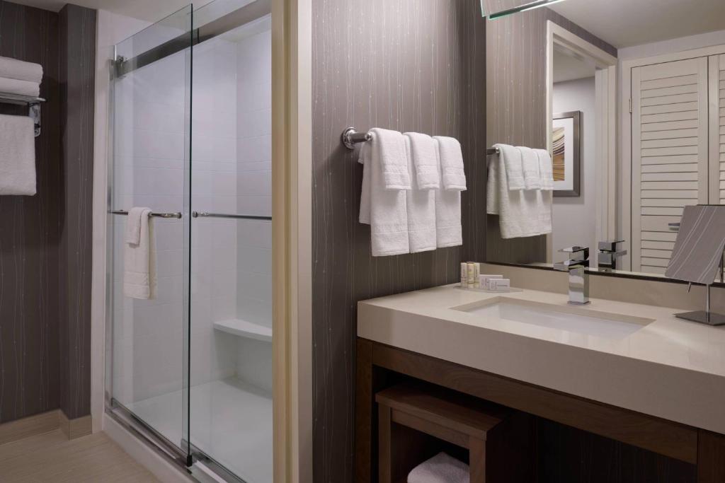 Courtyard by Marriott Toronto Airport - Resim 3
