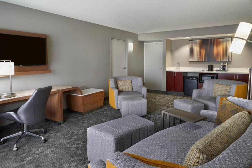 Courtyard by Marriott Toronto Airport - Resim 21