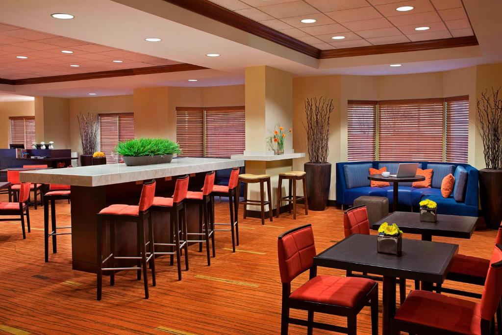 Courtyard by Marriott Toronto Airport - Resim 5