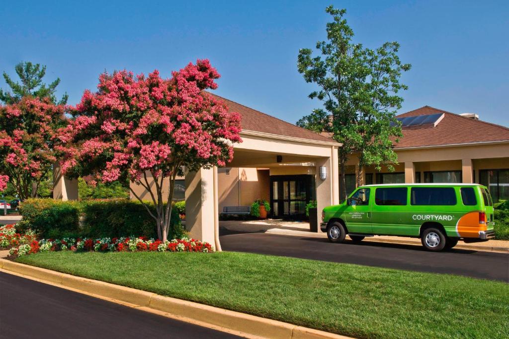 Courtyard by Marriott New Carrollton Landover - Housity