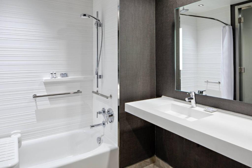 AC Hotel by Marriott Grand Rapids Downtown photo