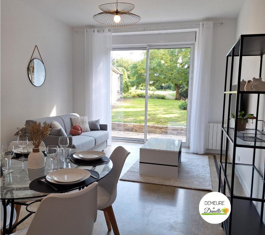 Posezení v ubytování Appart chic-calme rdc avec jardin