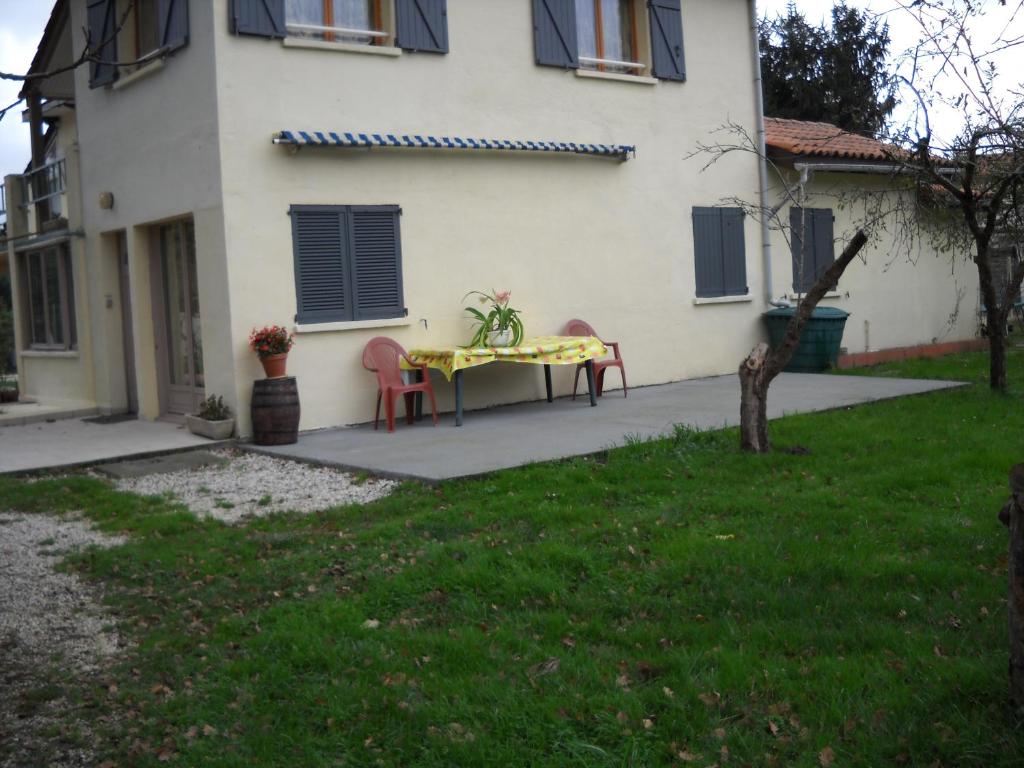 Zahrada ubytování Gîtes Les Tuilières