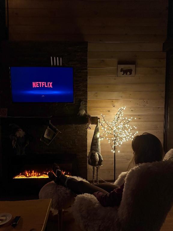 TV a/nebo společenská místnost v ubytování Villa Prive and Spa