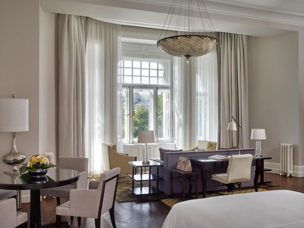 Four Seasons Hotel Gresham Palace Budapest - 带有两个大号床的河景公园套房