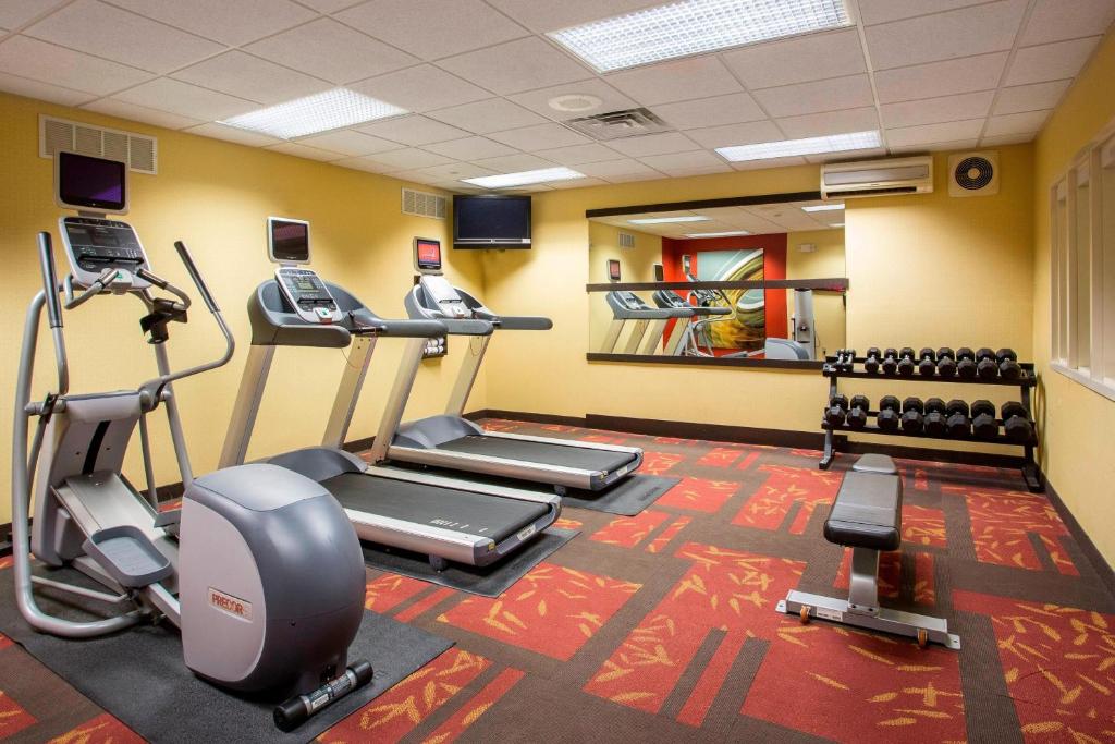 Fitness centrum a/nebo fitness zařízení v ubytování Courtyard by Marriott Peoria