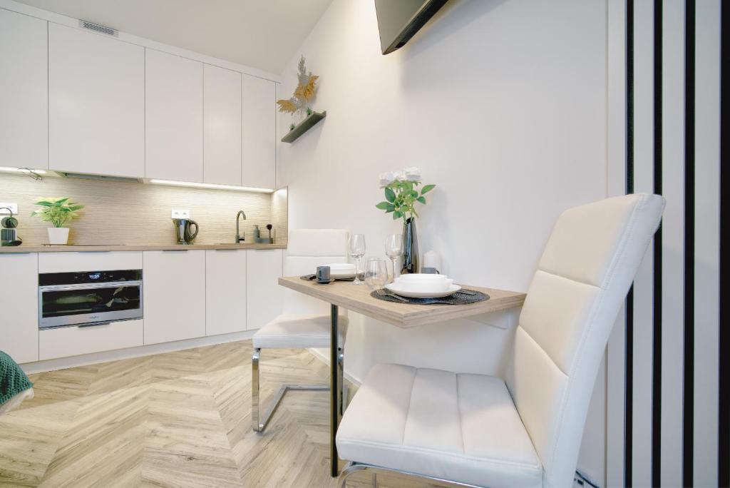 apartino - FREE parking, 10 minutes walk to city centre, nespresso, netflix - 19