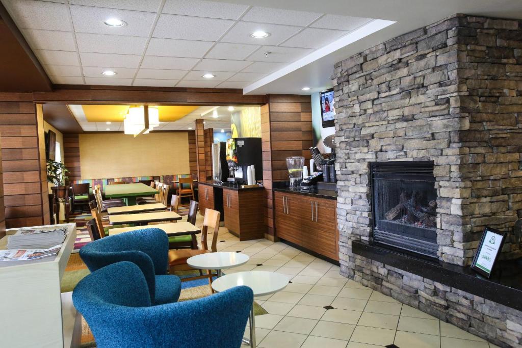 Kuchyň nebo kuchyňský kout v ubytování Fairfield Inn by Marriott Provo
