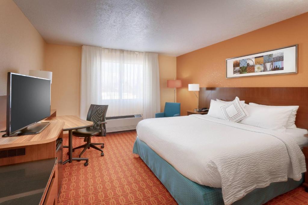 TV a/nebo společenská místnost v ubytování Fairfield Inn by Marriott Provo