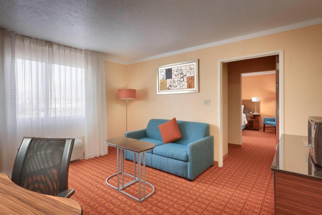 Posezení v ubytování Fairfield Inn by Marriott Provo