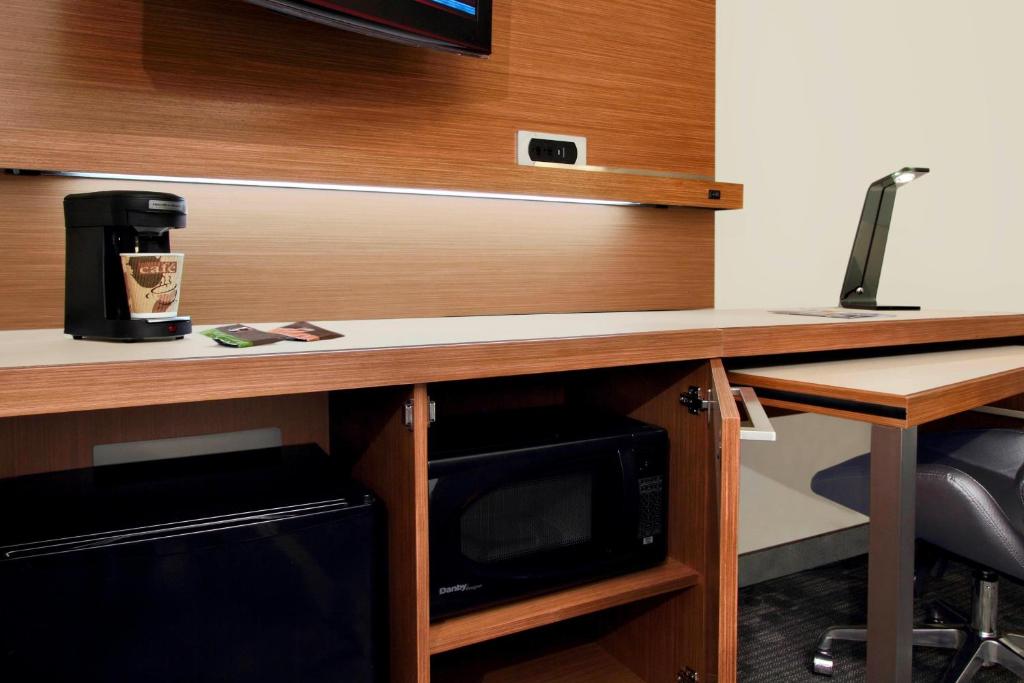 TV o dispositivi per l'intrattenimento presso Courtyard by Marriott Cocoa Beach Cape Canaveral