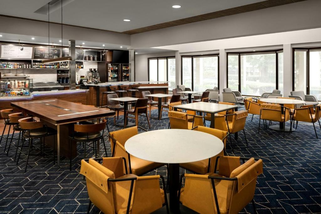 Restaurace v ubytování Courtyard by Marriott Portland Beaverton