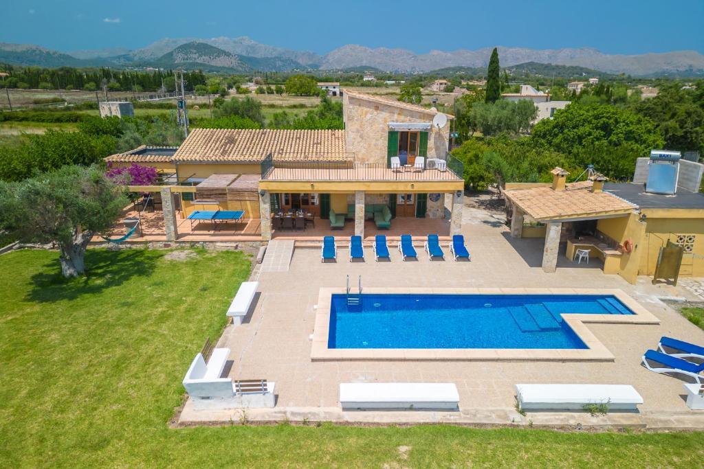 Villa Can Patriarca with Pool, Garden, Mountain Views, Only Families
