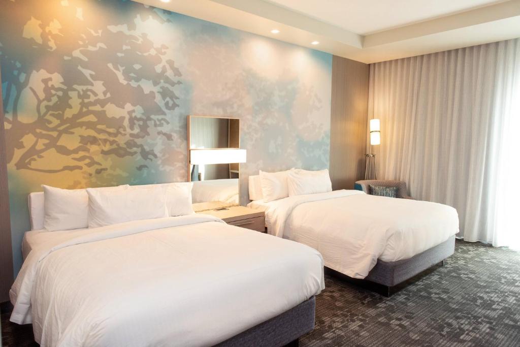 Courtyard by Marriott Mesa at Wrigleyville West photo