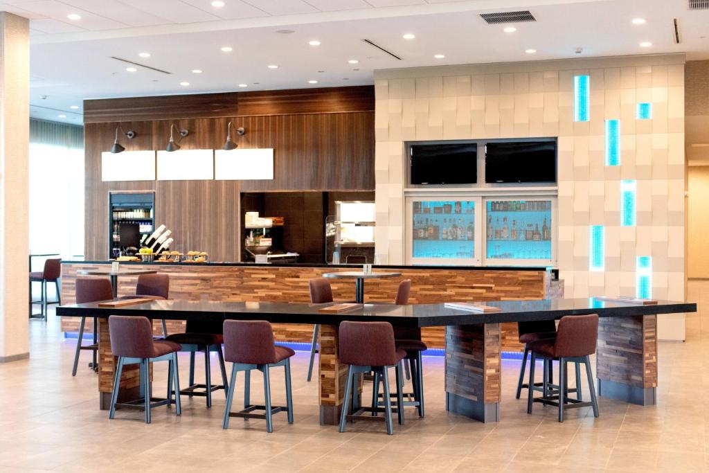 Courtyard by Marriott Mesa at Wrigleyville West photo