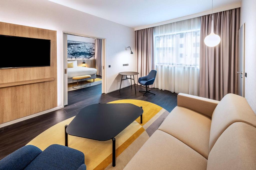 Courtyard by Marriott Prague Airport - Resim 2