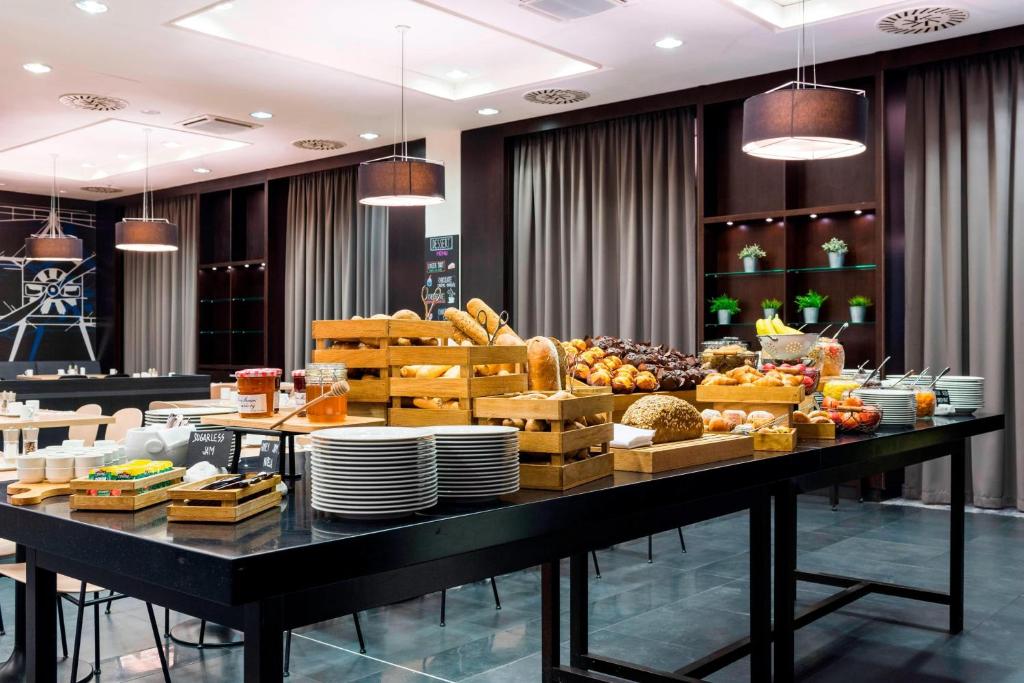Courtyard by Marriott Prague Airport photo