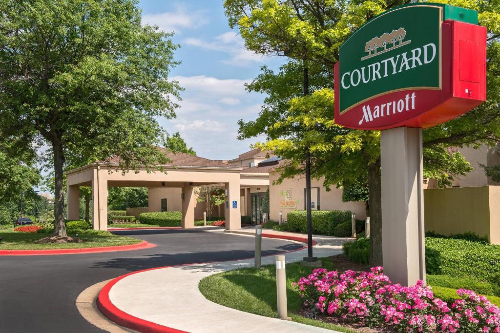 Courtyard by Marriott Rockville photo