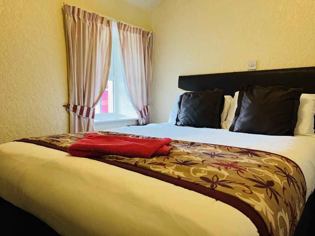 The Roadhouse Hotel - 