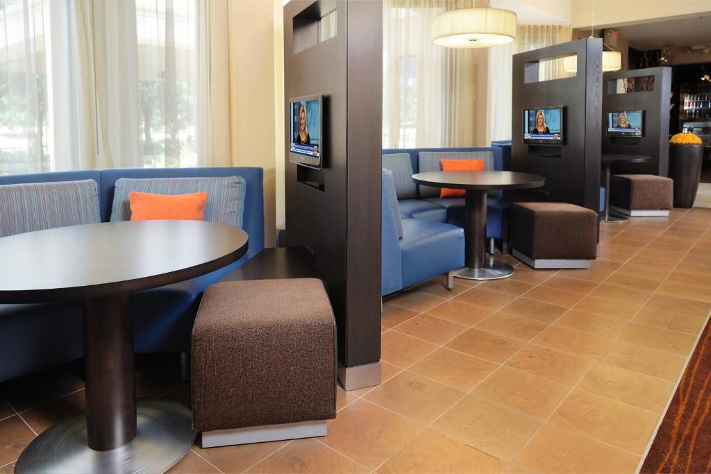 Courtyard by Marriott Oklahoma City Airport photo