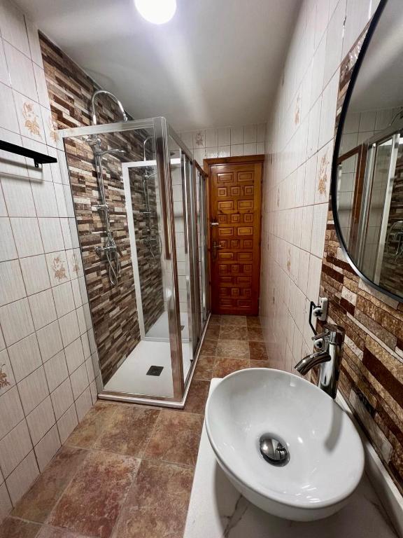 HOSPEDAJE MARISA - Chambre Double Avec Salle De Bain Partagée