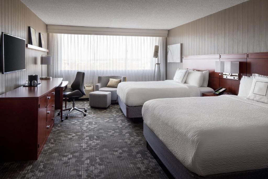 Courtyard by Marriott Richmond Berkeley photo