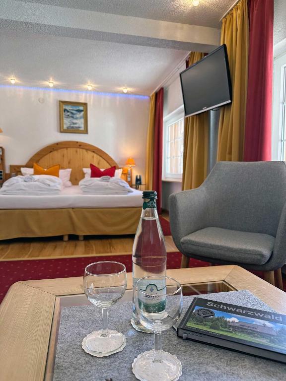 Postel nebo postele na pokoji v ubytování Hotel Hirschen