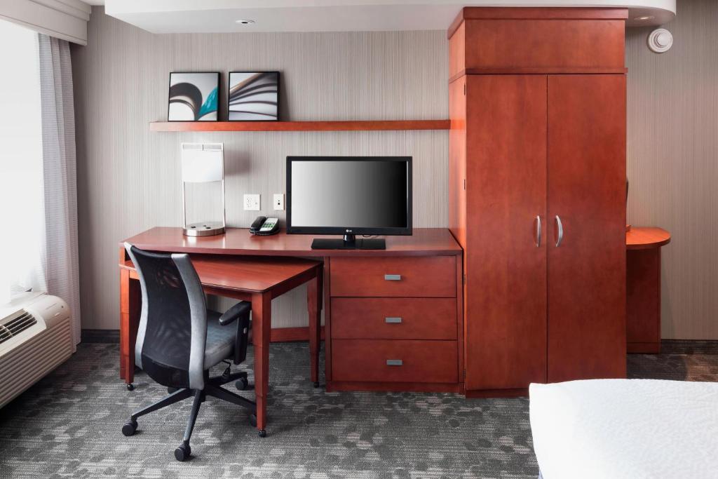 Courtyard by Marriott Suffolk Chesapeake photo