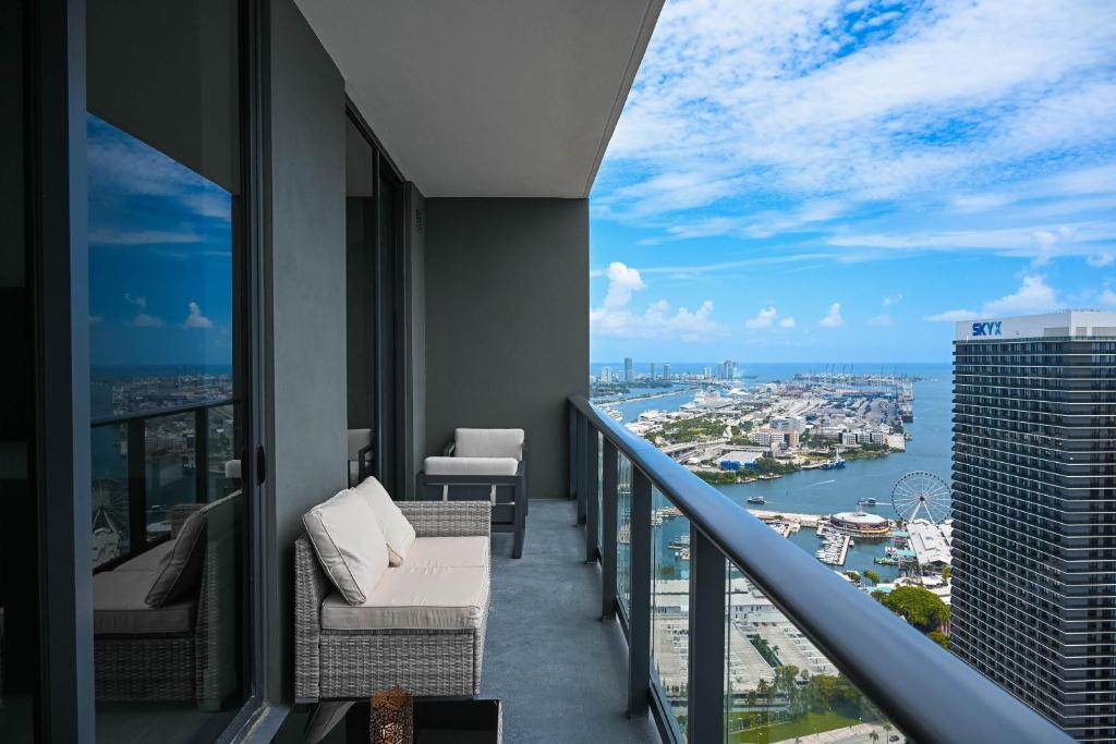 FIFA Magic,Miami Luxury Penthouse, Walk to Fan Fest Panoramic Ocean & City Views,Resort Pool, Spa, Gym, Restaurants photo