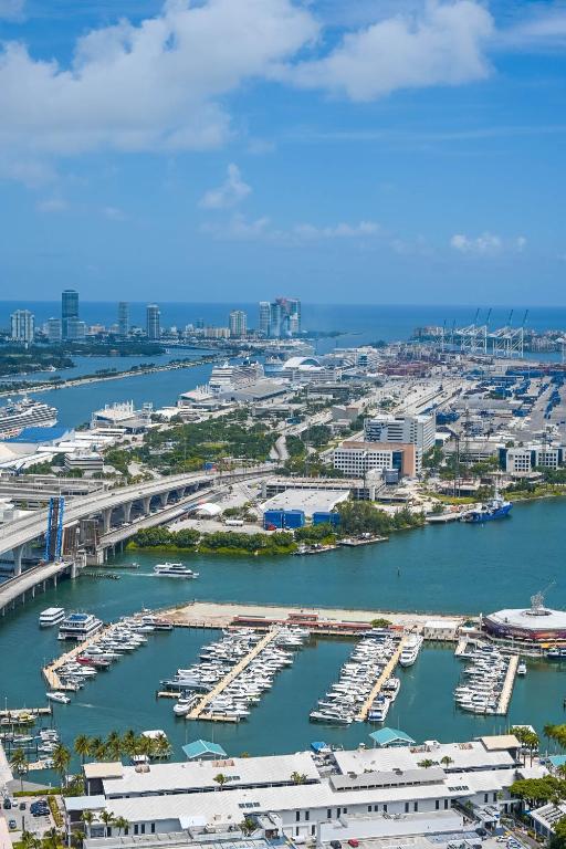 FIFA Magic,Miami Luxury Penthouse, Walk to Fan Fest Panoramic Ocean & City Views,Resort Pool, Spa, Gym, Restaurants photo