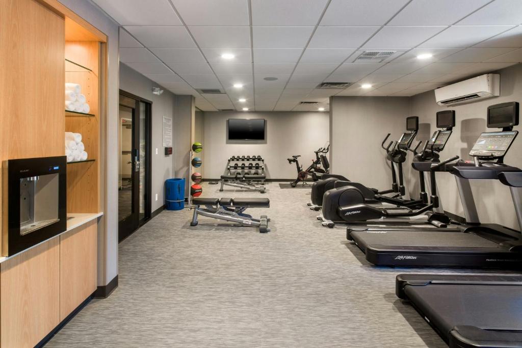 Fitness centrum a/nebo fitness zařízení v ubytování Courtyard by Marriott Phoenix North