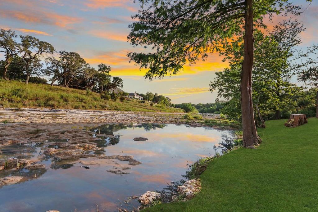 Φωτογραφία από το άλμπουμ του Wimberley Waters - Main House σε Wimberley