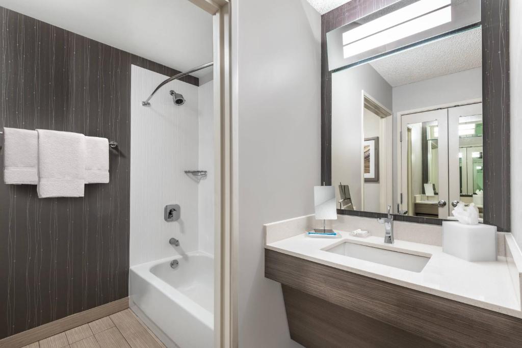 Koupelna v ubytování Courtyard by Marriott Reno