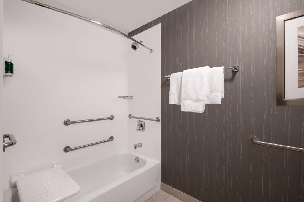 Koupelna v ubytování Courtyard by Marriott Reno